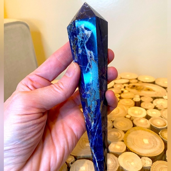 Sodalite crystal wand - gorgeous blue stone tower - Picture 1 of 10